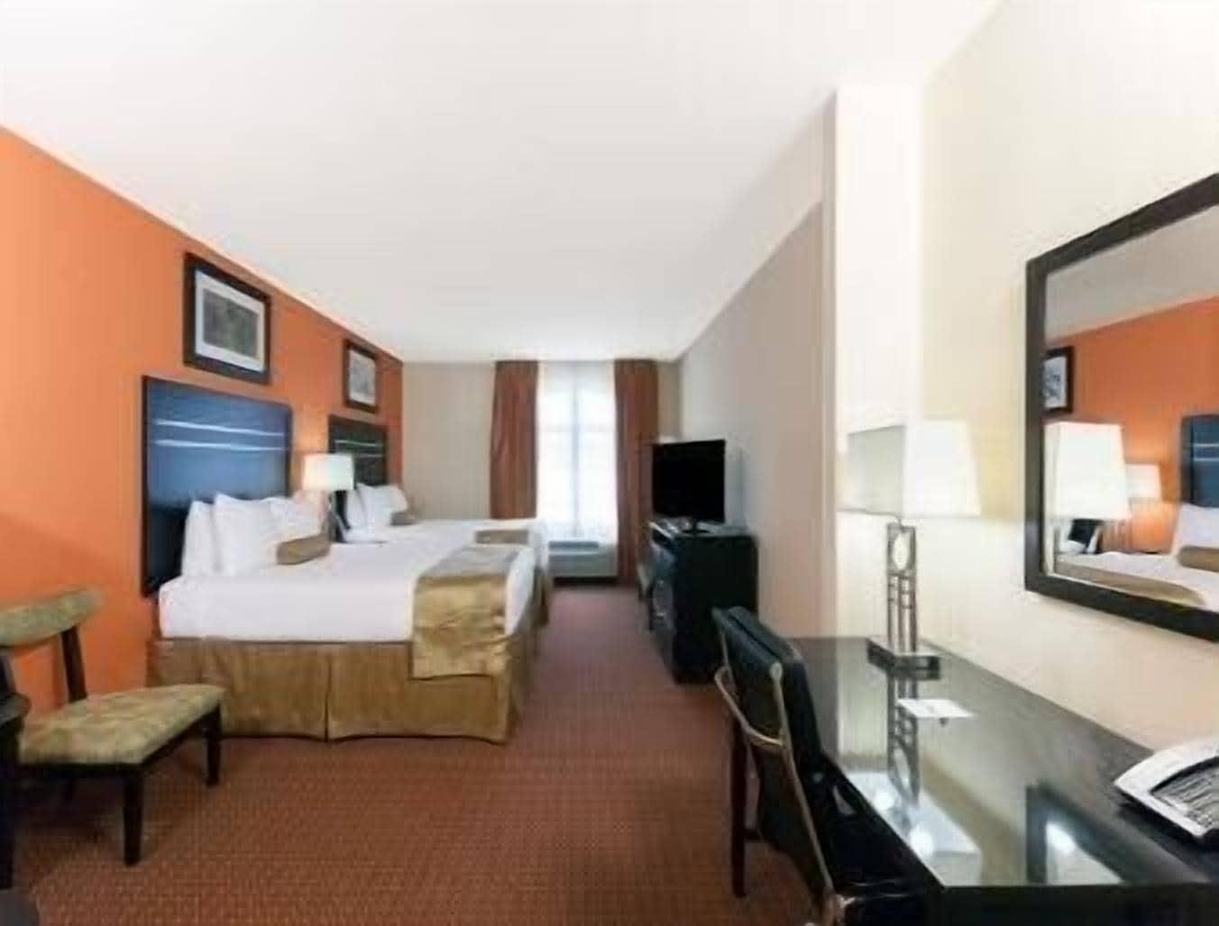 La Quinta Inn & Suites By Wyndham Tulsa Midtown Zewnętrze zdjęcie