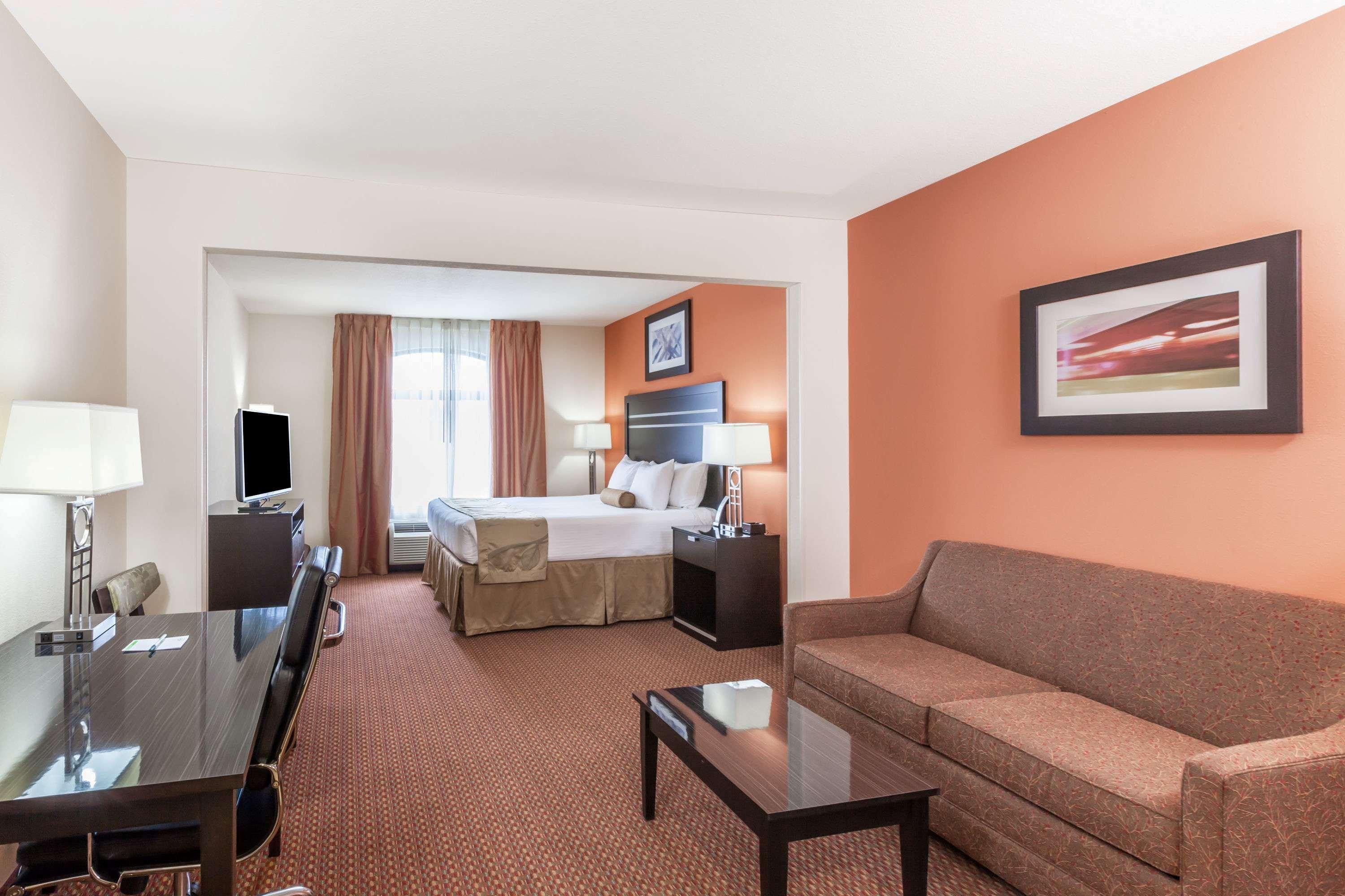 La Quinta Inn & Suites By Wyndham Tulsa Midtown Zewnętrze zdjęcie