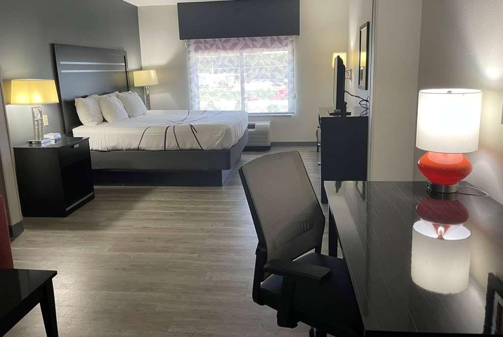 La Quinta Inn & Suites By Wyndham Tulsa Midtown Pokój zdjęcie