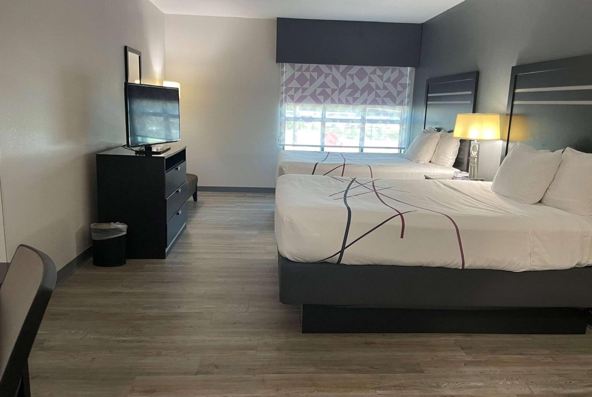 La Quinta Inn & Suites By Wyndham Tulsa Midtown Zewnętrze zdjęcie