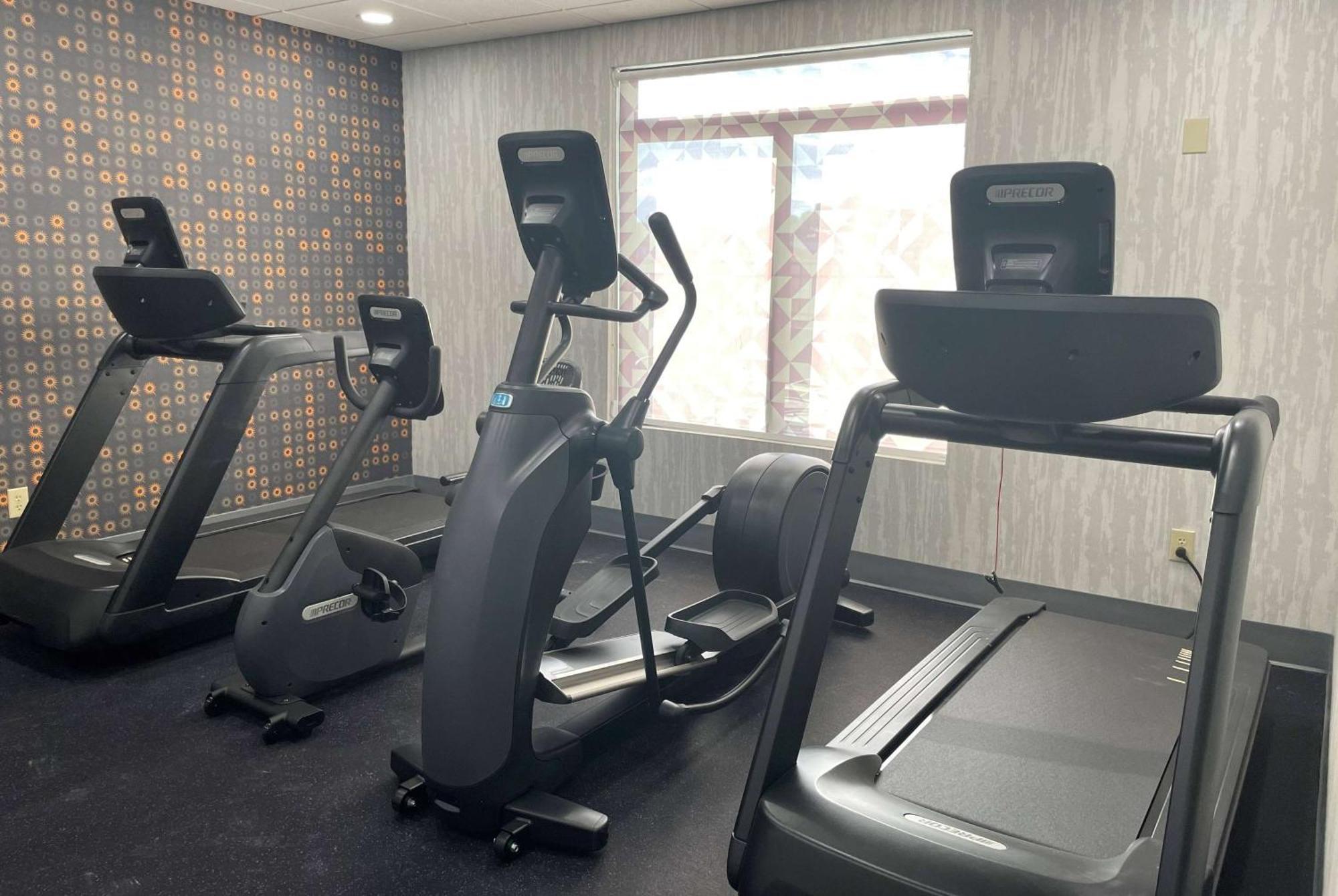 La Quinta Inn & Suites By Wyndham Tulsa Midtown Zewnętrze zdjęcie