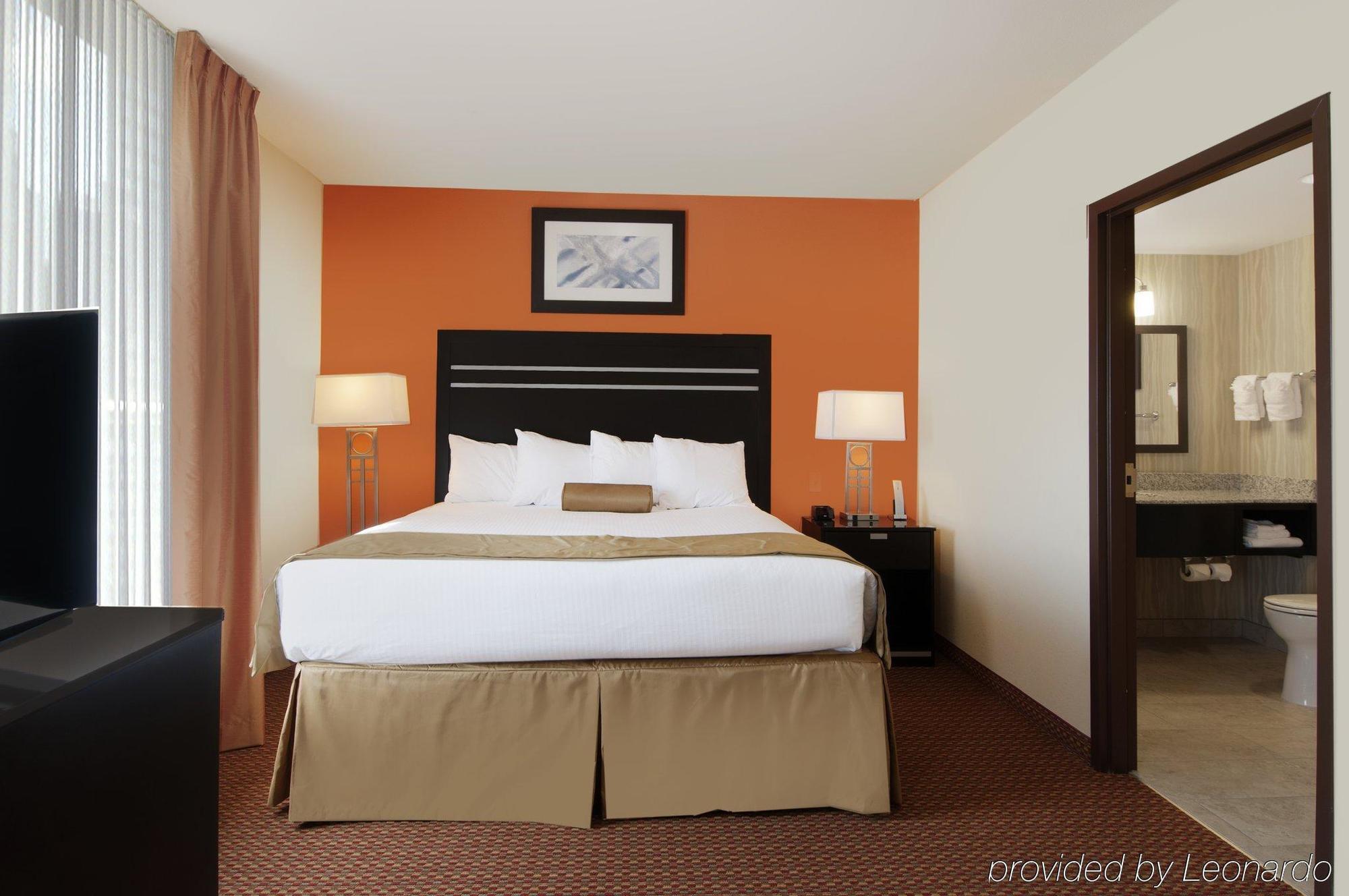 La Quinta Inn & Suites By Wyndham Tulsa Midtown Zewnętrze zdjęcie