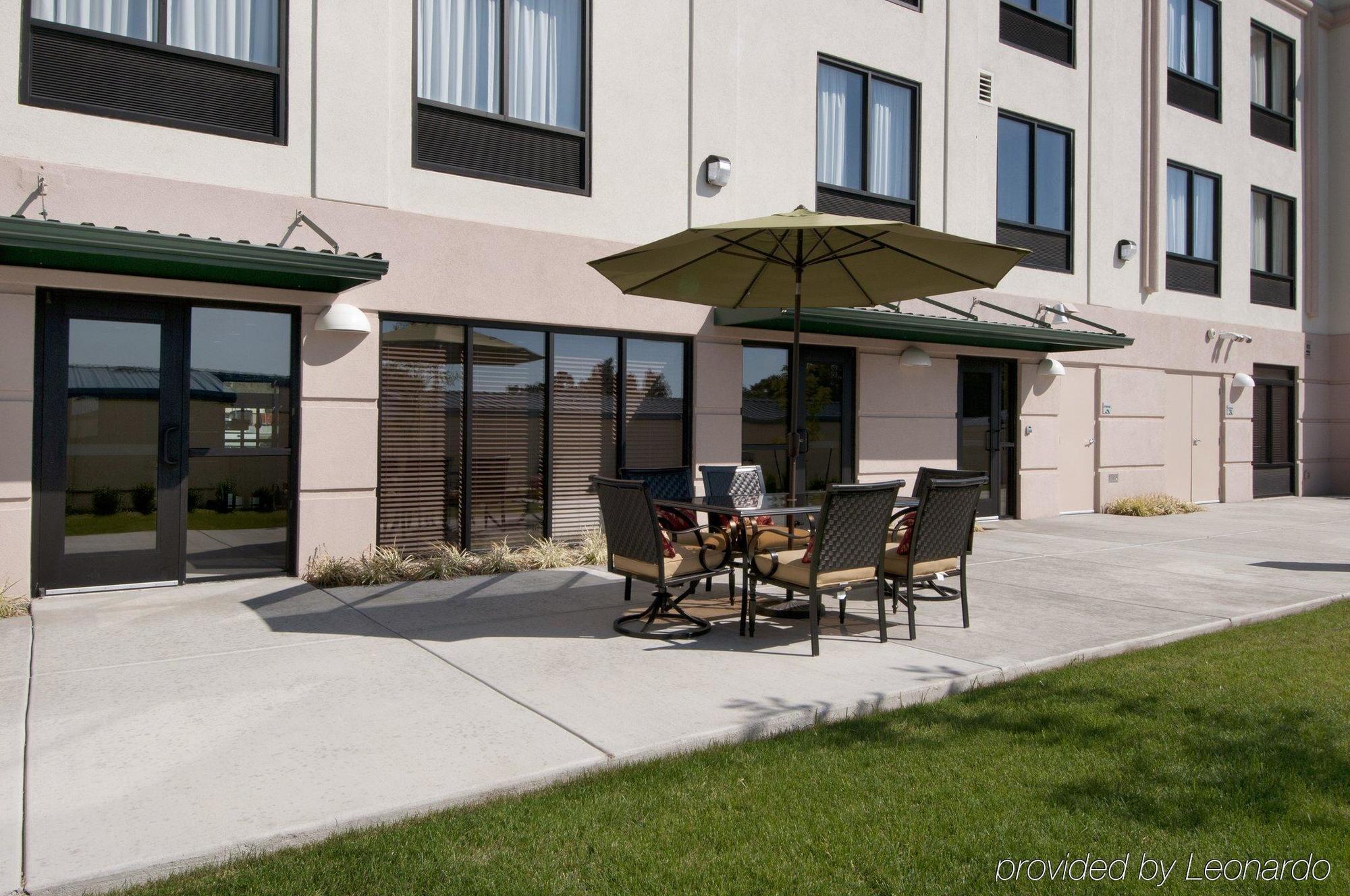 La Quinta Inn & Suites By Wyndham Tulsa Midtown Zewnętrze zdjęcie