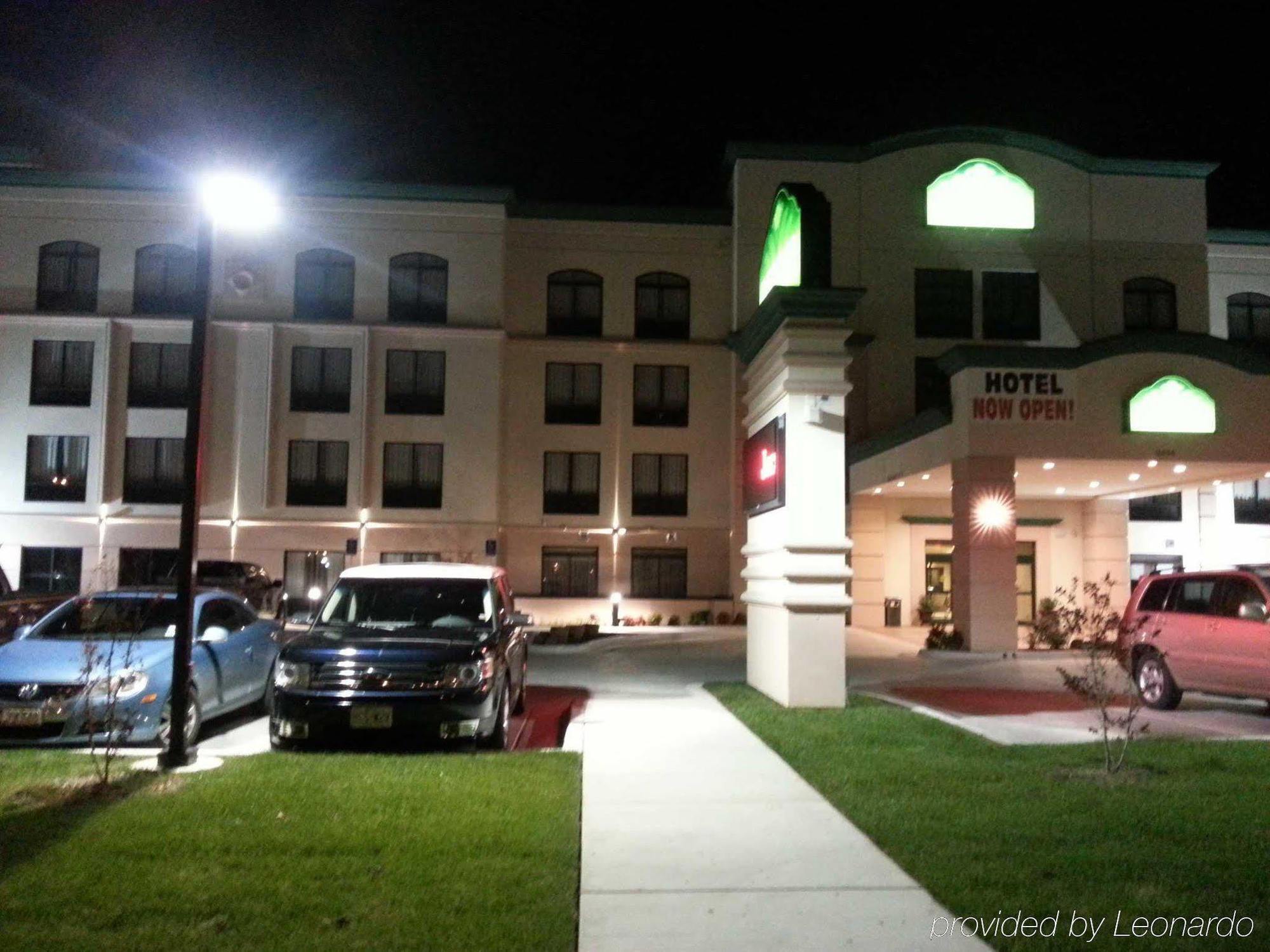 La Quinta Inn & Suites By Wyndham Tulsa Midtown Zewnętrze zdjęcie